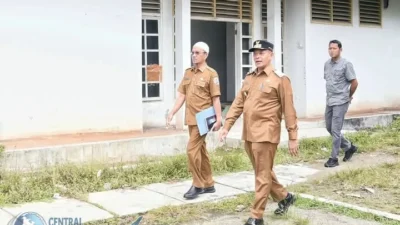 Bupati dan Wakil Bupati Tapteng Sidak Kantor Bupati